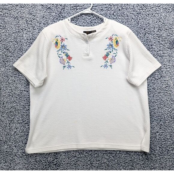 Tops - VTG Waffle Knit Floral Embroidered Top Size XL Cottage Granny Garden White